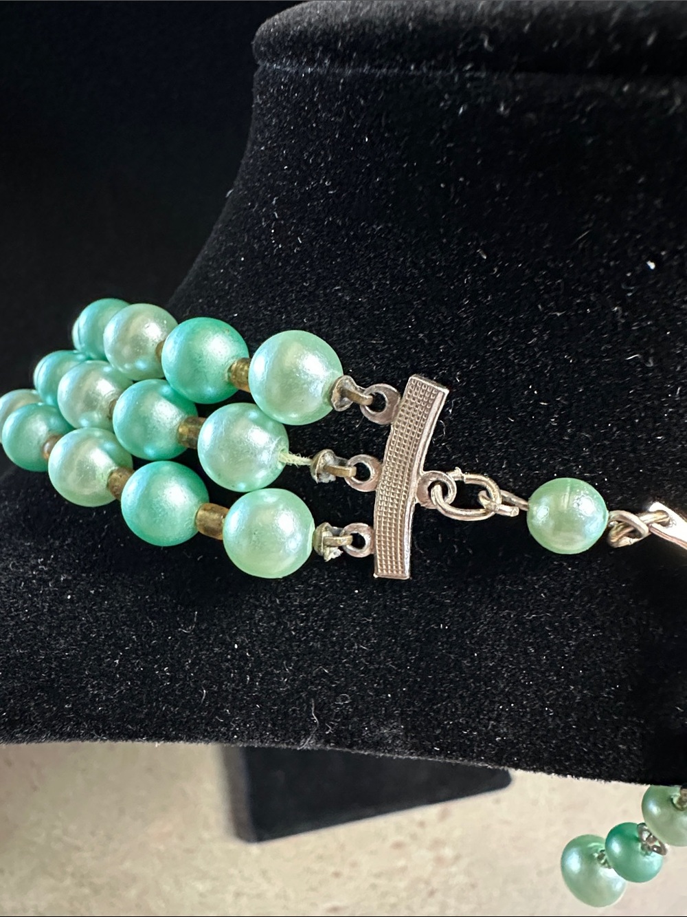 Vintage 1960s Japan 3 Strand Aqua Green Faux Pearl Statement Necklace Choker - Picture 5 of 12